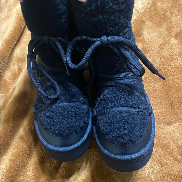 NWT H&M black Sherpa boots sz 9 - Picture 6 of 7
